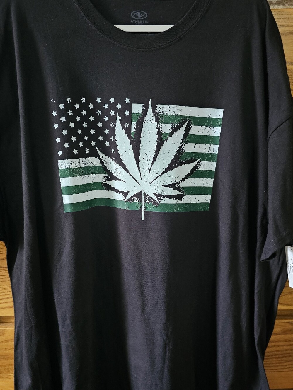 NEW-Black T-Shirt with American Flag Marijuana Leaf Graphic sz 4XL